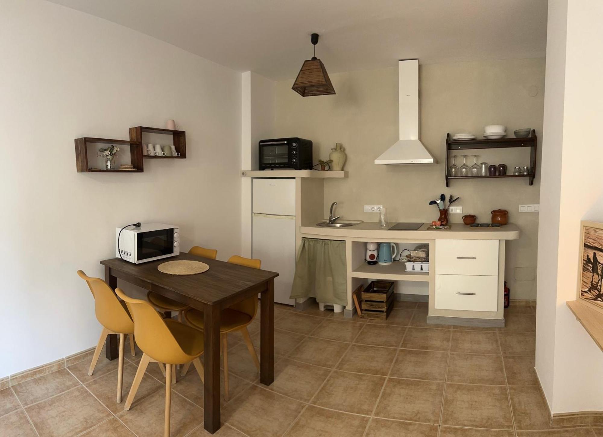 Tiyoweh Apartment Nerja